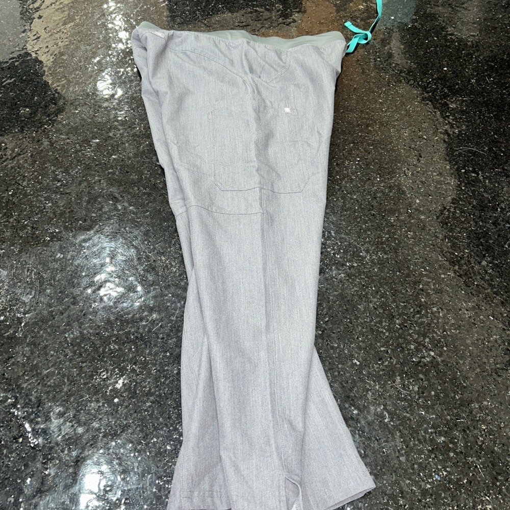 FIGS Kade Cargo Scrub Pants Graphite Women's Medium Tall Technical Collection - Picture 5 of 6